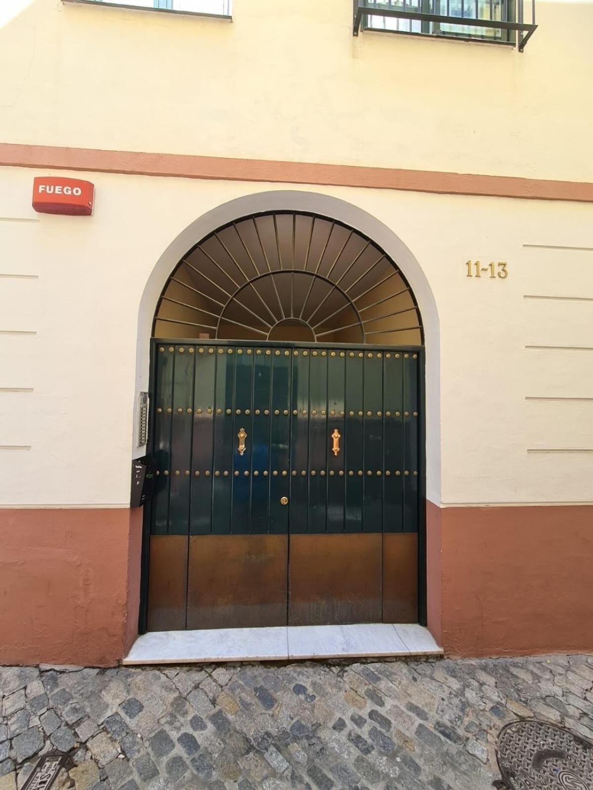 Homeyseville-Bright Apartment At Santa Cruz 4 Pax, Parking Optional, Seville